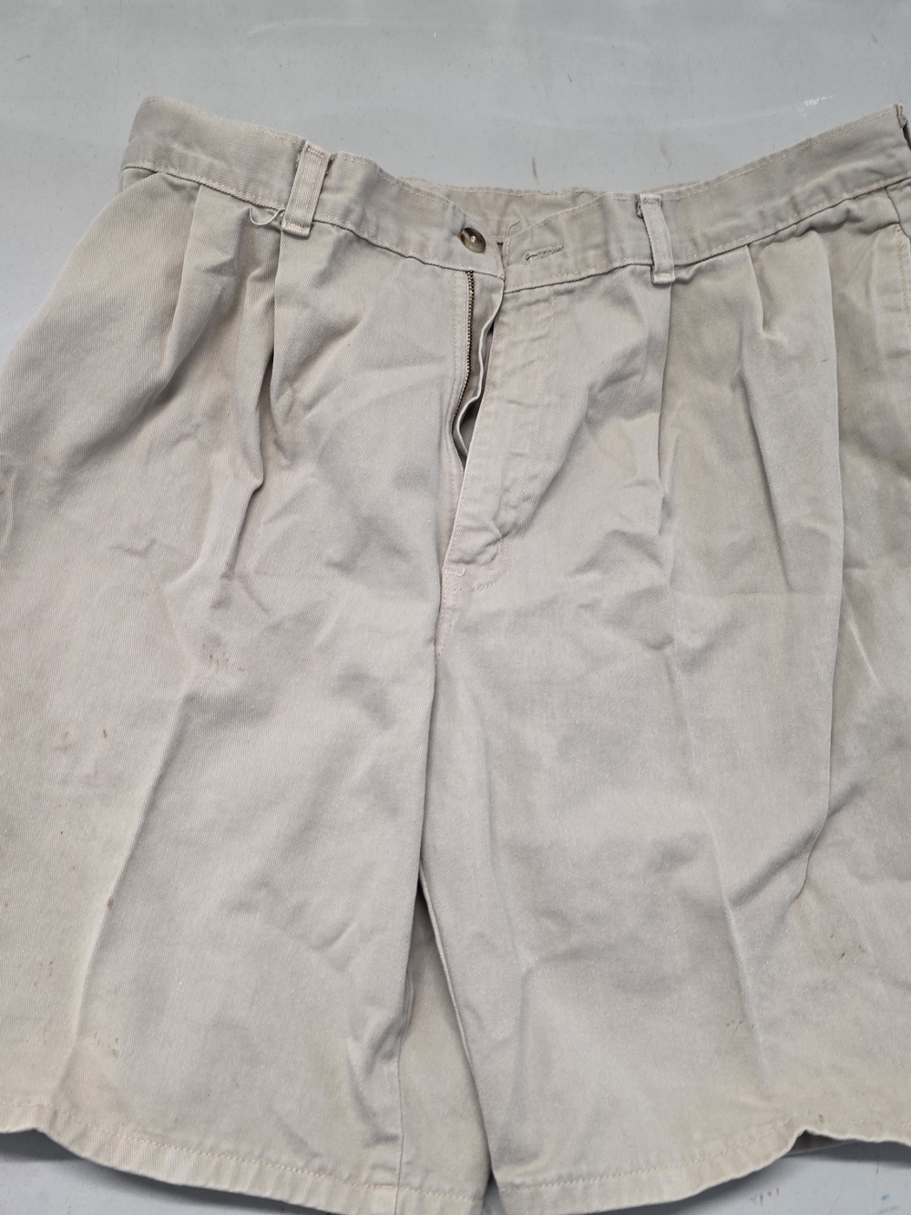 Duck Head Pleated Beige Shorts Men's Size 38x8